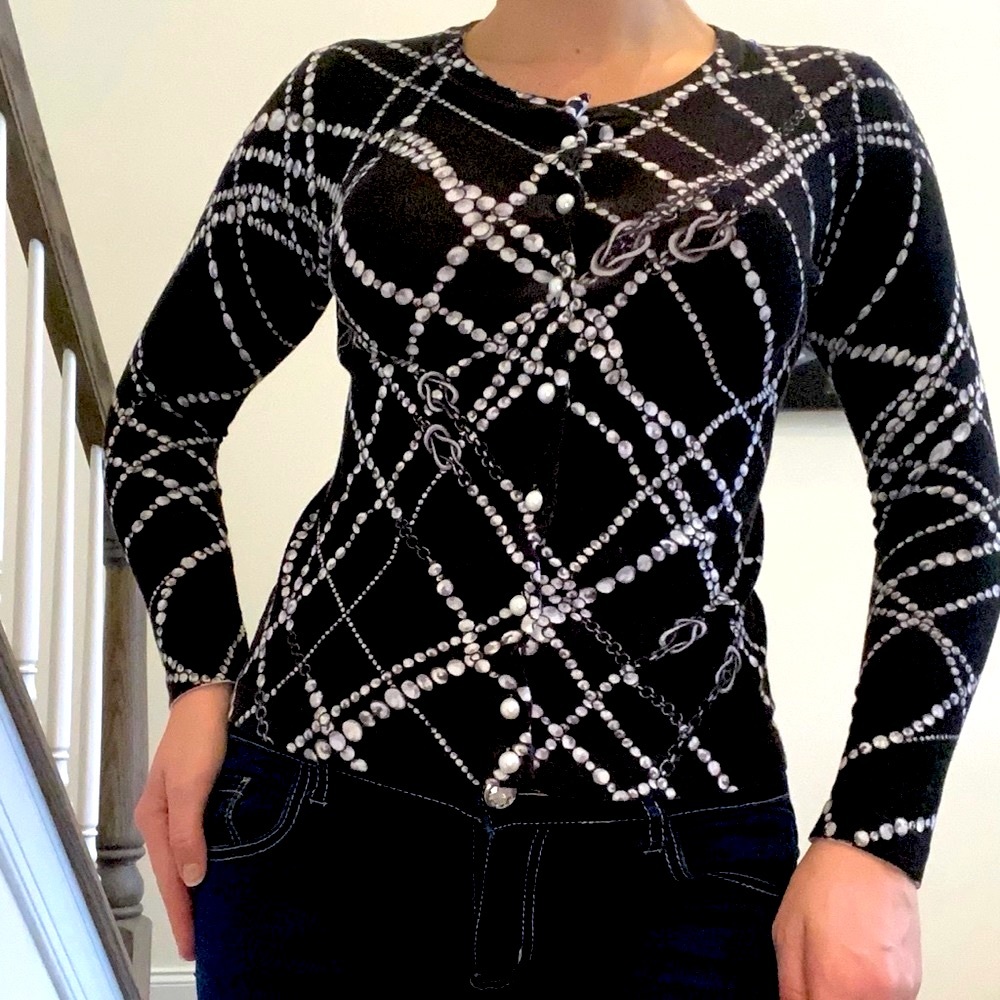 “ Charge club “ Sweater with Pearl bottoms
